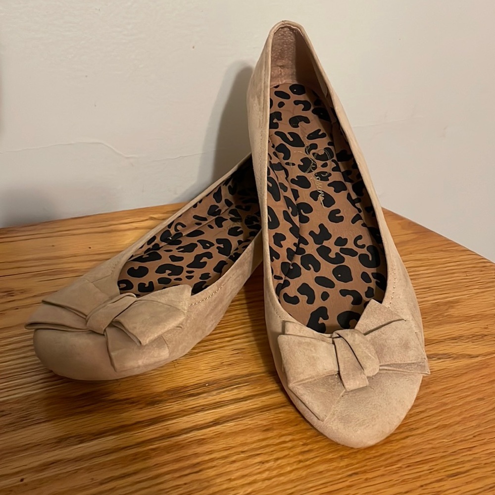 Jessica Simpson Mugara flats